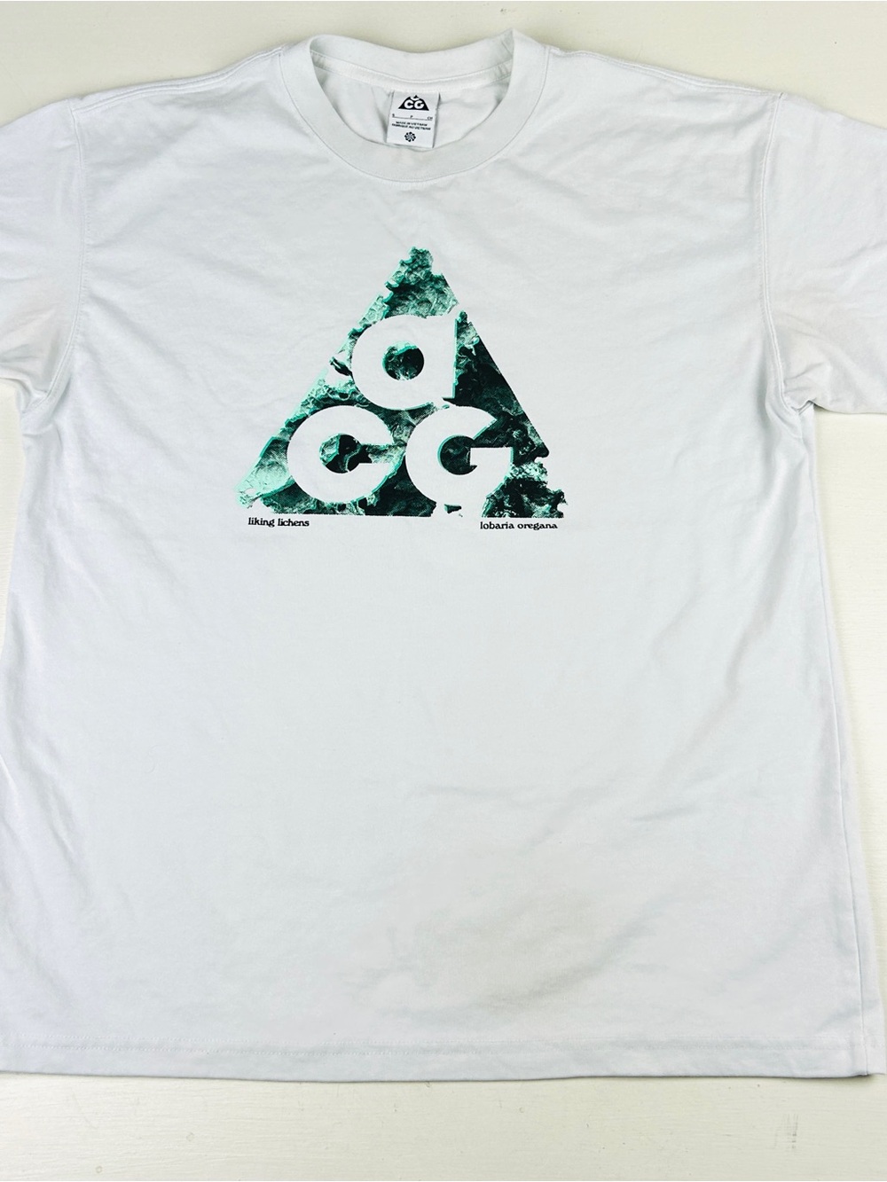 Nike ACG Shirt Men's Small Triangle Green Logo Graphic White